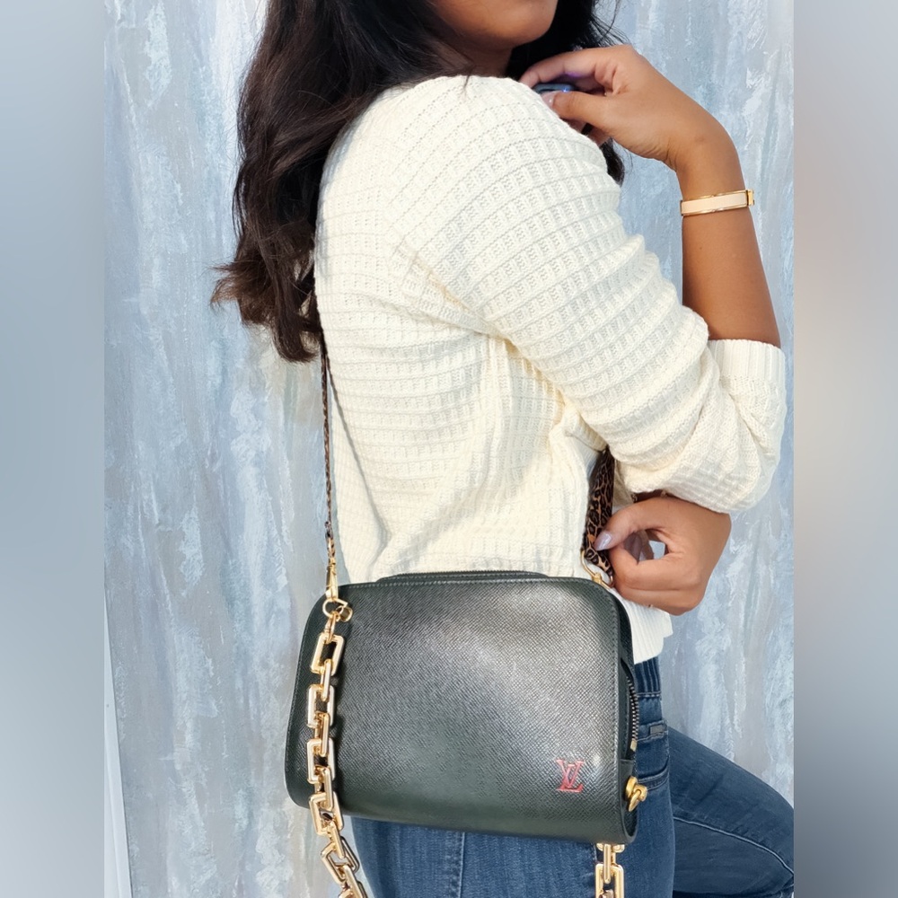 Sold! LV Taiga leather clutch crossbody - Picture 15 of 16